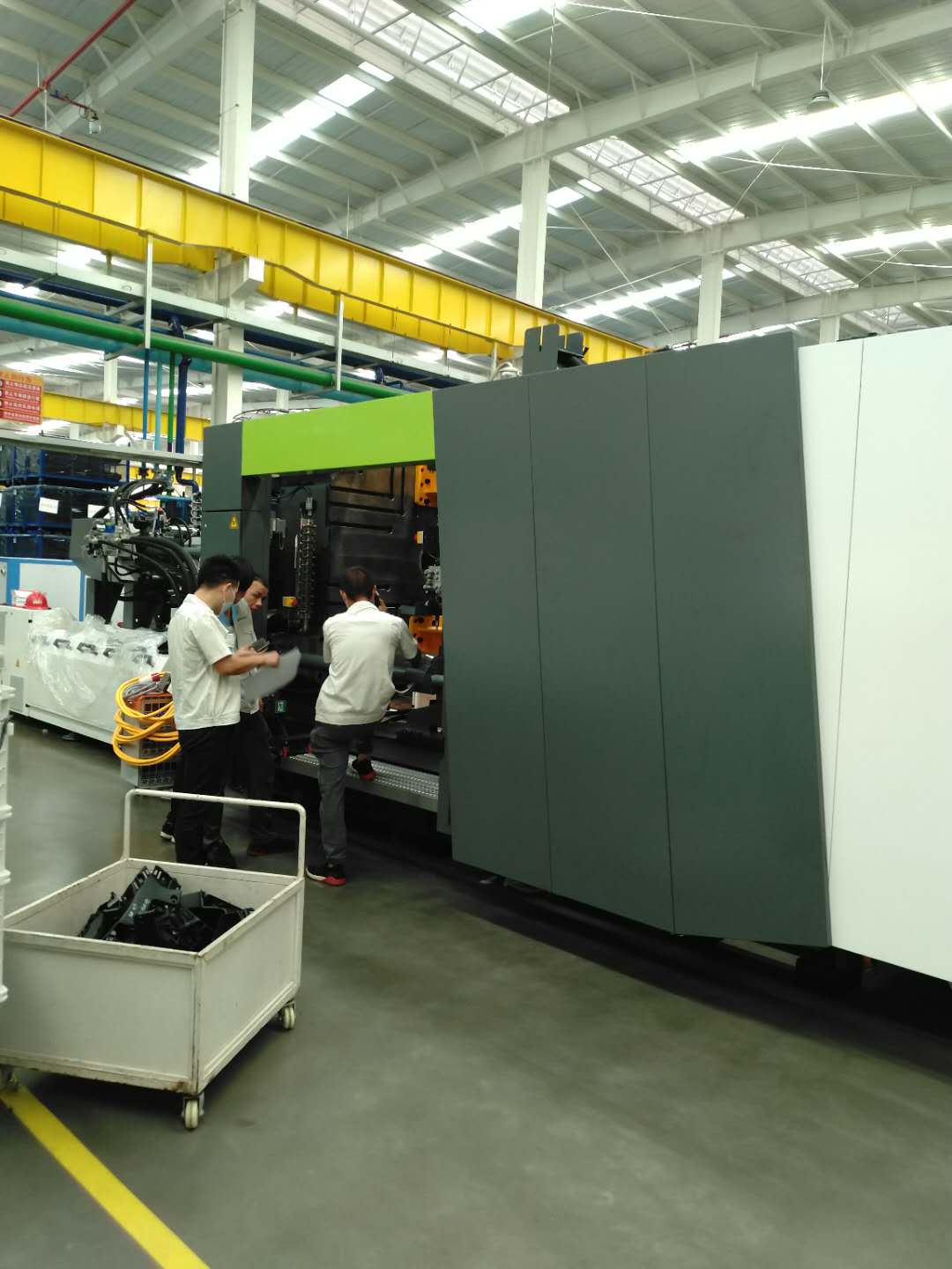 恩格爾贏泰1350T注塑機換模系統